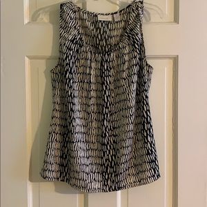 Silky and soft sleeveless Chico shirt